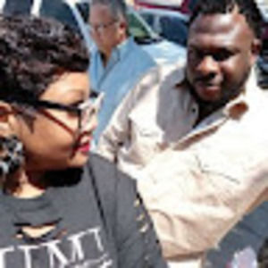 Meet your Posher, Mona